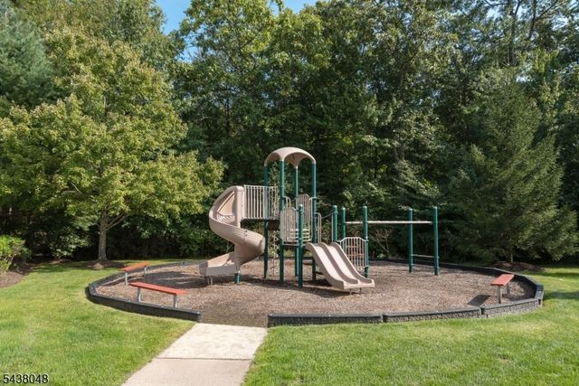 129 Autumn Ct, Roxbury Twp., NJ 07852