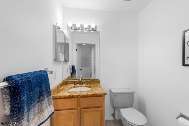 129 Autumn Ct, Roxbury Twp., NJ 07852