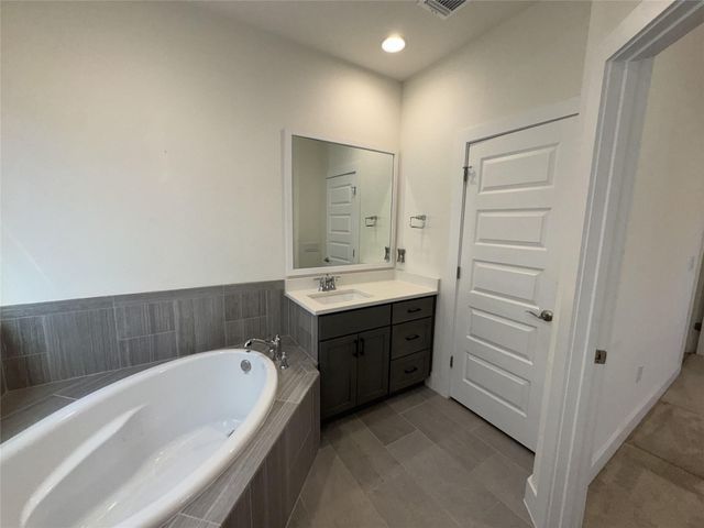 449 Dove TRL, Bertram, TX 78605