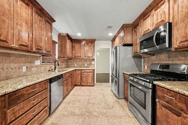 26222 Oakhurst Drive, Spring, TX 77386