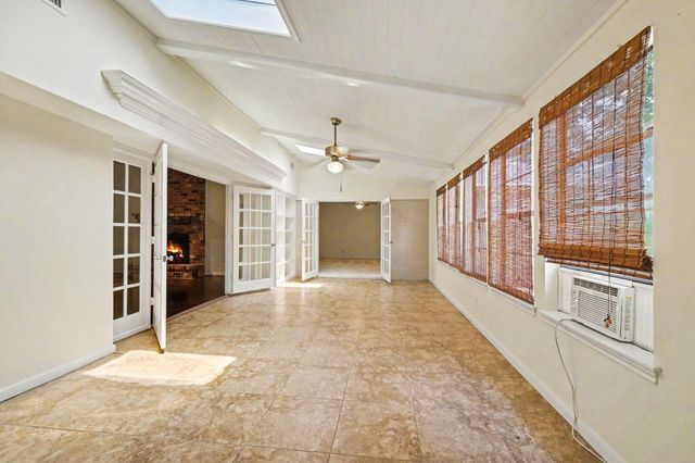 26222 Oakhurst Drive, Spring, TX 77386