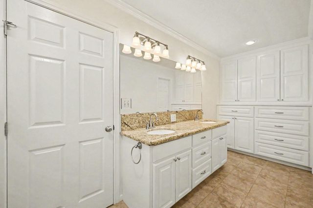 26222 Oakhurst Drive, Spring, TX 77386