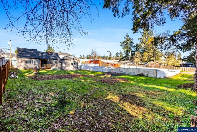 246 Salem Heights Av S, Salem, OR 97302