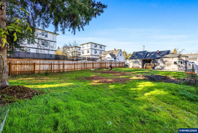 246 Salem Heights Av S, Salem, OR 97302