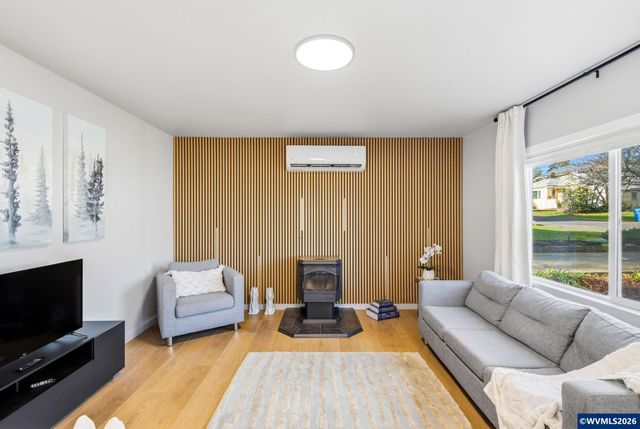 246 Salem Heights Av S, Salem, OR 97302