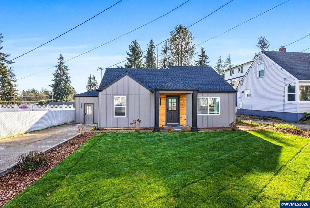 246 Salem Heights Av S, Salem, OR 97302