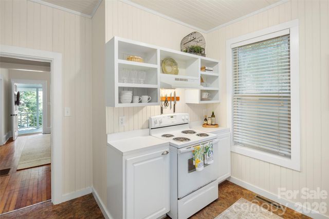 255 Hinson Terrace Drive, Saluda, NC 28773