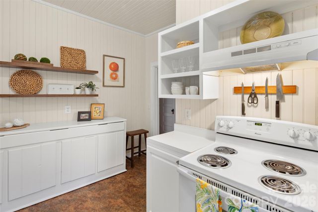 255 Hinson Terrace Drive, Saluda, NC 28773