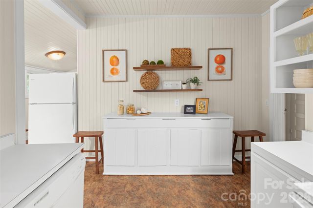 255 Hinson Terrace Drive, Saluda, NC 28773