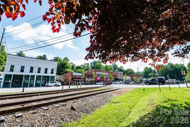 255 Hinson Terrace Drive, Saluda, NC 28773