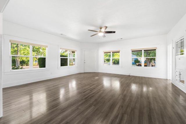 1302 N Safford Avenue, Fresno, CA 93728