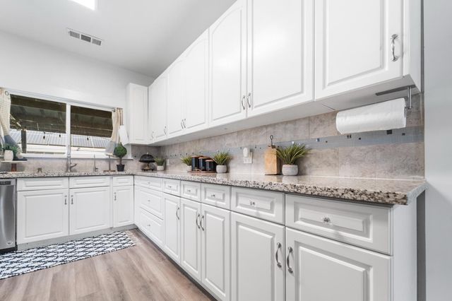 1302 N Safford Avenue, Fresno, CA 93728