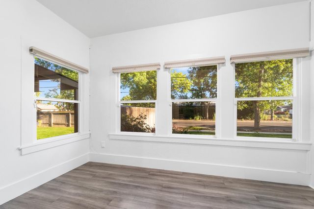 1302 N Safford Avenue, Fresno, CA 93728