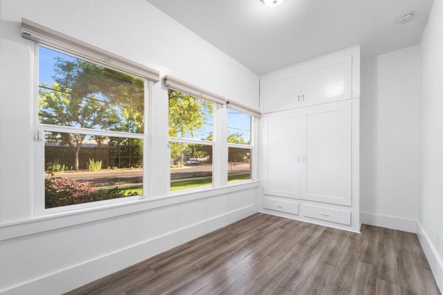 1302 N Safford Avenue, Fresno, CA 93728