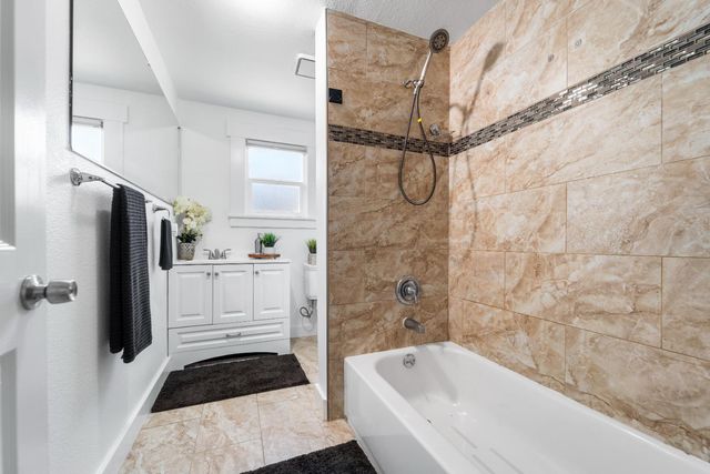 1302 N Safford Avenue, Fresno, CA 93728