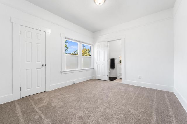 1302 N Safford Avenue, Fresno, CA 93728