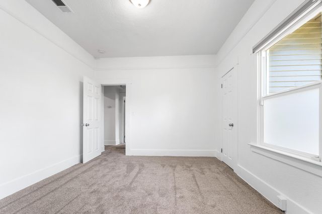 1302 N Safford Avenue, Fresno, CA 93728