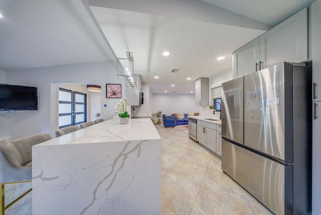 2831 SW 13th Court, Deerfield Beach, FL 33442