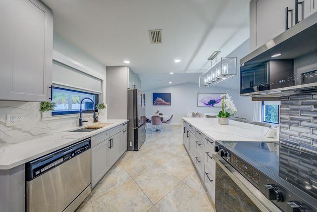 2831 SW 13th Court, Deerfield Beach, FL 33442