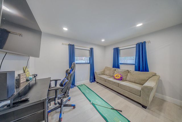 2831 SW 13th Court, Deerfield Beach, FL 33442