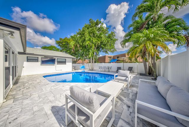 2831 SW 13th Court, Deerfield Beach, FL 33442