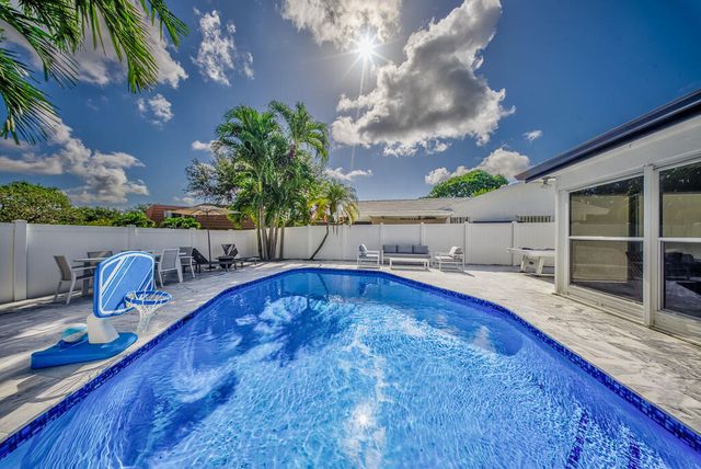 2831 SW 13th Court, Deerfield Beach, FL 33442
