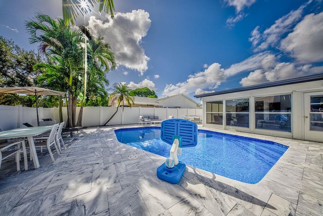 2831 SW 13th Court, Deerfield Beach, FL 33442