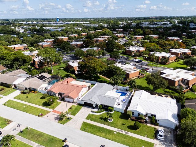 2831 SW 13th Court, Deerfield Beach, FL 33442