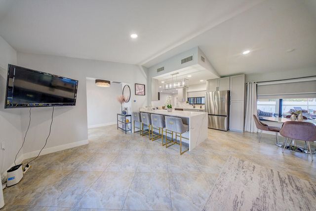 2831 SW 13th Court, Deerfield Beach, FL 33442