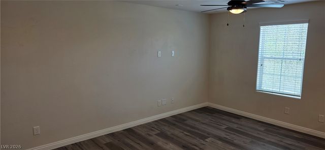 4534 Dover Straight Street, Las Vegas, NV 89115