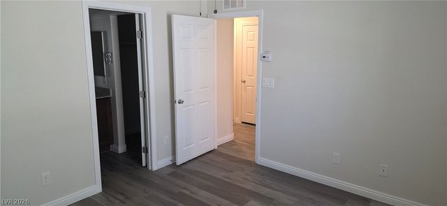 4534 Dover Straight Street, Las Vegas, NV 89115
