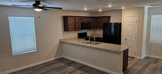 4534 Dover Straight Street, Las Vegas, NV 89115