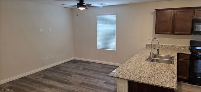 4534 Dover Straight Street, Las Vegas, NV 89115