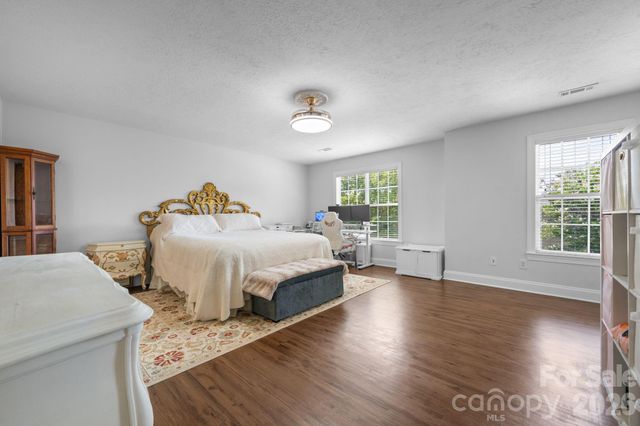 2010 Talbot Lane, Hickory, NC 28602