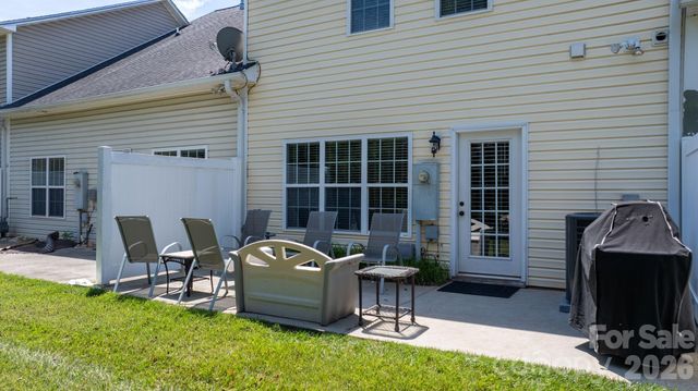 2010 Talbot Lane, Hickory, NC 28602
