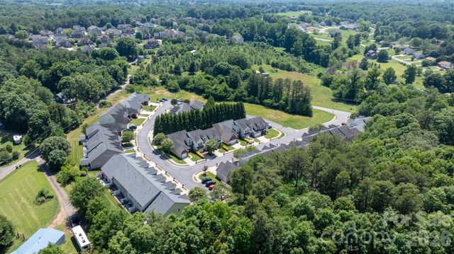 2010 Talbot Lane, Hickory, NC 28602