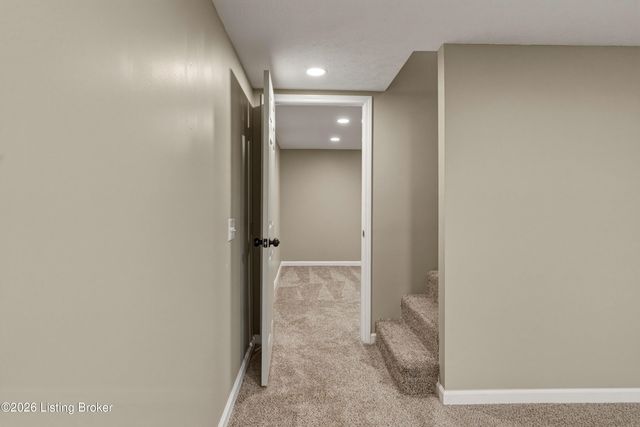 9205 Collingwood Rd, Jeffersontown, KY 40299