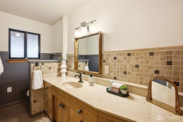 525 Kenosia Avenue S, Kent, WA 98030