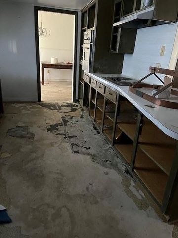 5446 Loch Lomond Drive, Houston, TX 77096