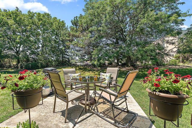 9341 Montgomery Drive, Orland Park, IL 60462