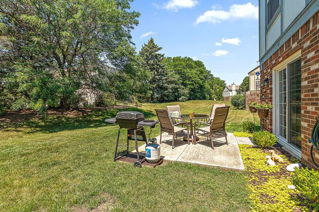 9341 Montgomery Drive, Orland Park, IL 60462