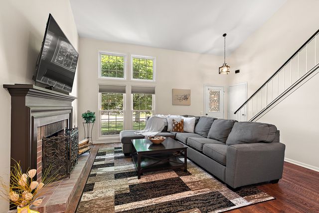 9341 Montgomery Drive, Orland Park, IL 60462