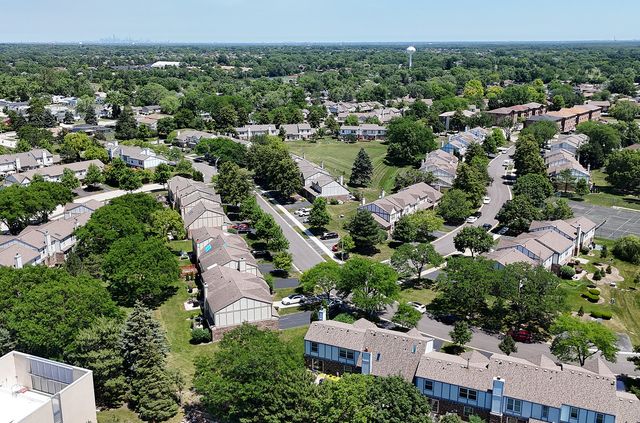 9341 Montgomery Drive, Orland Park, IL 60462