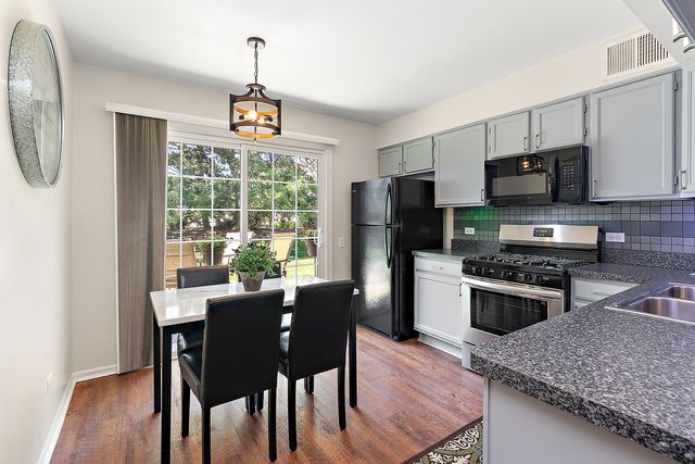 9341 Montgomery Drive, Orland Park, IL 60462
