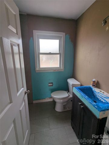 379 Oakview Park Road, Asheville, NC 28803