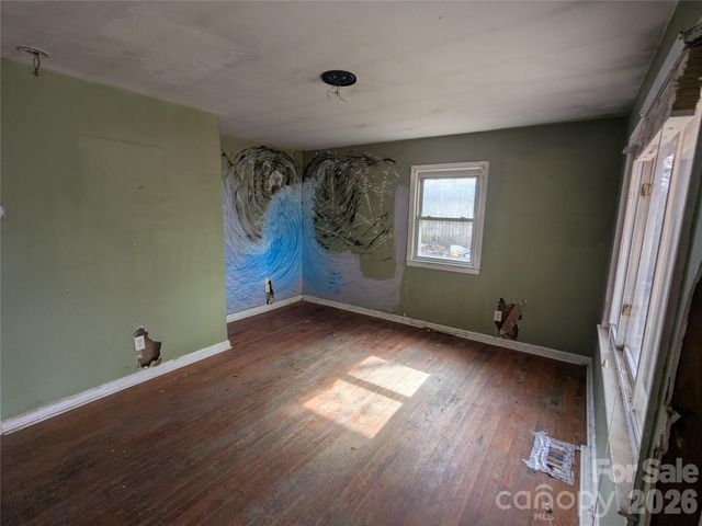 379 Oakview Park Road, Asheville, NC 28803