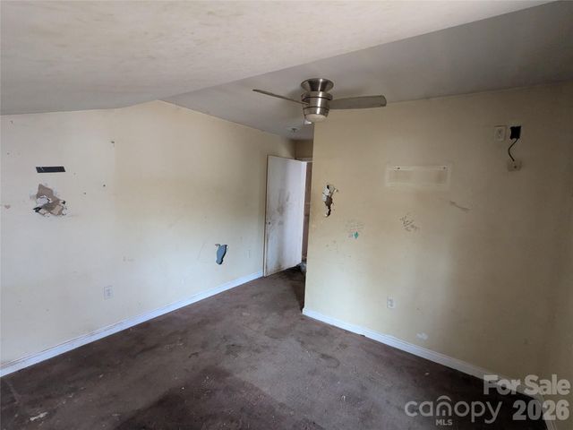 379 Oakview Park Road, Asheville, NC 28803