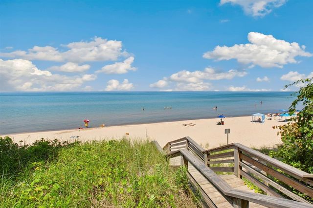 10520 Marquette Drive, New Buffalo, MI 49117