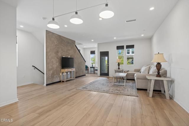 302 Marlee Lane, Camarillo, CA 93012