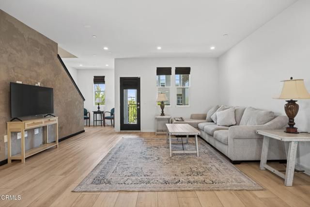 302 Marlee Lane, Camarillo, CA 93012